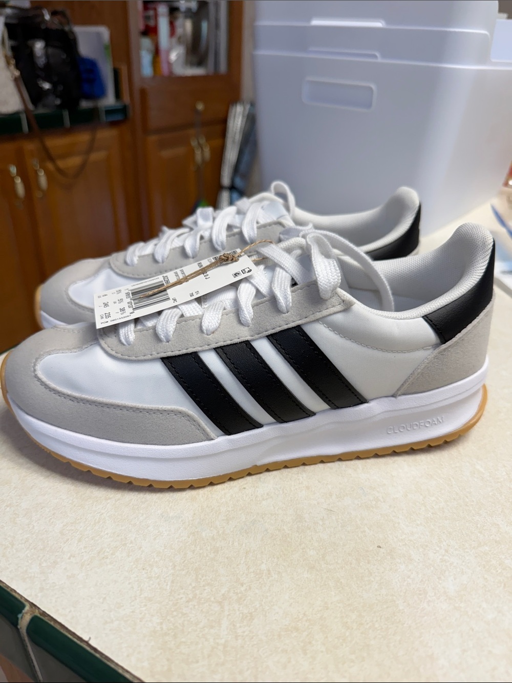 adidas Retro Runner Sneakers - White/Black/Gum kids size 6 NWT